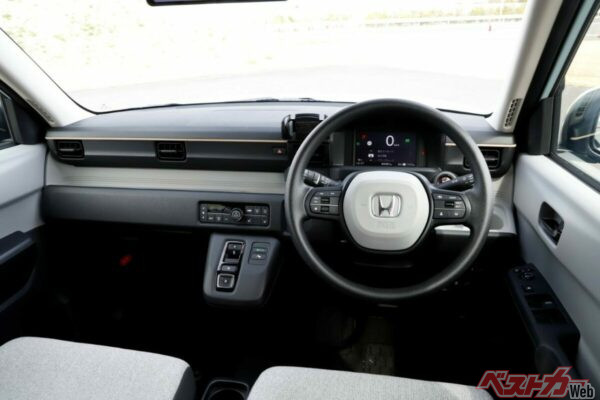 N-ONE e:の内装はいたってシンプル。メーターにはBEVらしさが欲しいところ