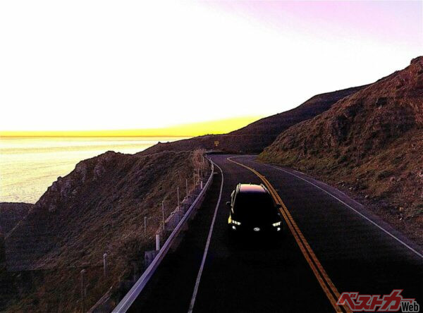 スバルが公開したティザー画像（加工済）。「Fast. Family. Fun.」というコピーが添えられている