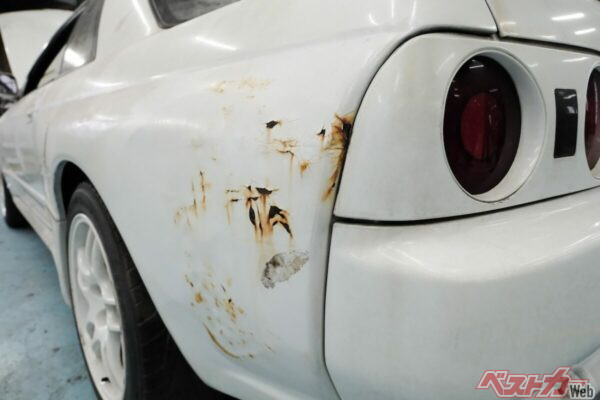サビは車体を蝕み、簡単には根治しない厄介な病だ