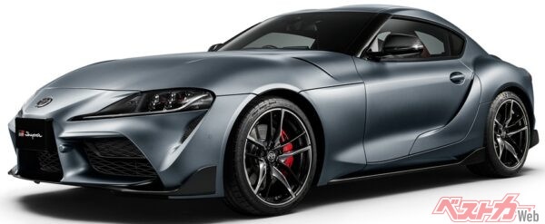 トヨタとアストンがまさかの血縁!? 顔は別モノ、中身は同じ“意外すぎる兄弟車”の正体