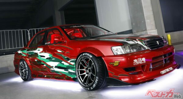 赤のクレスタにも負けない存在感。この足もとは素直に憧れるぜ