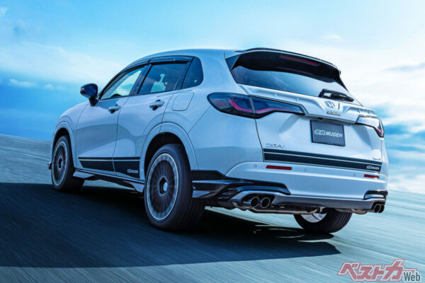 無限であるからには「走り」にも変化が欲しい。おなじみのパフォダンやスポーツエキゾーストシステムは当然設定されている