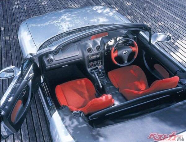 家族持ちの男が2シータースポーツ一台で暮らすのは難しい。だが「中古車ハーレム」を構築すれば可能となる