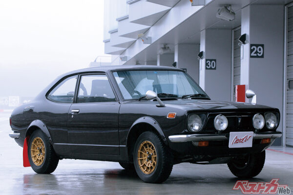 トヨタ TE27レビン／トレノ（1972年）。カローラが2代目だった時代に、ラリー車のベースとして当時貴重だったDOHCエンジンを搭載