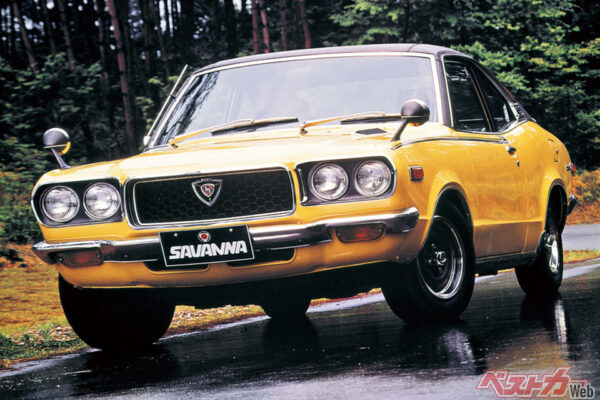 マツダ サバンナ GT（1971年）。マツダ5車種目のロータリー搭載車。ツーリングカーレースではハコスカの50連勝を阻止