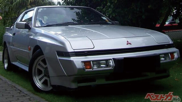 三菱 スタリオン（1987年）。GSR-VRと名付けられたグレードはブリスターフェンダーの装着で標準ボディよりもアグレッシブに