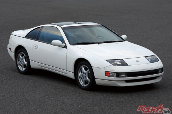 日産 フェアレディZ（1989年）。全幅1790mmという数値は当時だと異例の広さ。それなのに全高は1250mmで驚異的なプロポーションを実現