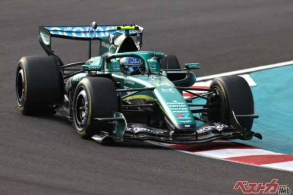 めでたく完走を果たしたフェルナンド・アロンソの14号車