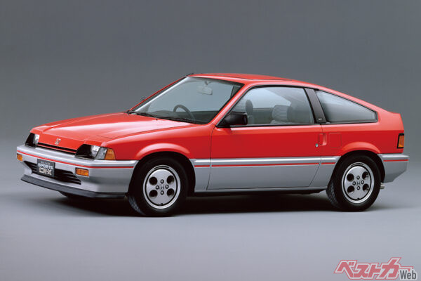 ホンダ CR-X(1983年登場)。軽量&コンパクトなボディによる俊敏な走りのFFライトウエイトスポーツ。後期型は1.6Lエンジン搭載
