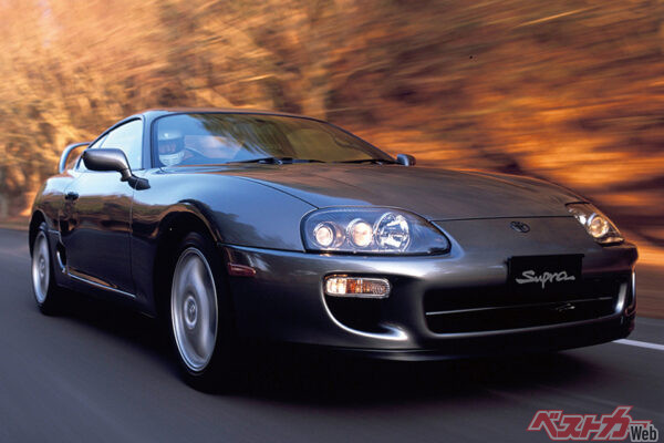 トヨタ スープラ(1993年登場)。トヨタのフラッグシップスポーツカー。3L直6ツインターボ車は280ps/46.0kgmを発揮