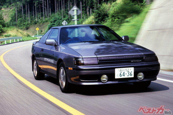 トヨタ セリカ（ST165）。1989年に5代目、1993年に6代目、1999年に7代目が登場し、終了。2027〜2028年にはミドシップ4WDターボで復活すると言われており、期待が膨らむ