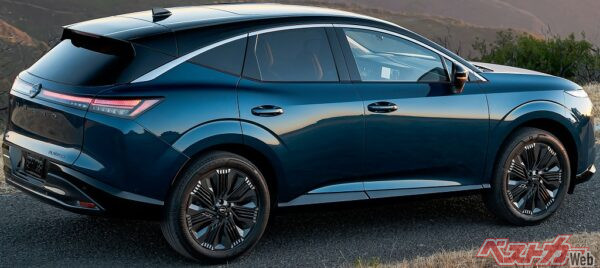 全長約4900mmのボディと北米価格帯を考えると、日本では“準輸入プレミアムSUV”という立ち位置。万人向けではないが強い個性を持つ1台だ