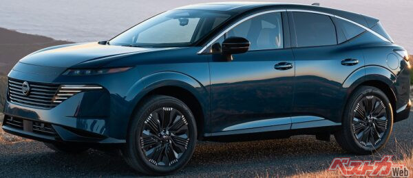 クーペのように流れるルーフラインと水引モチーフのグリルが特徴の新型ムラーノ。SUVらしい力強さとエレガンスを高次元で融合したデザインだ