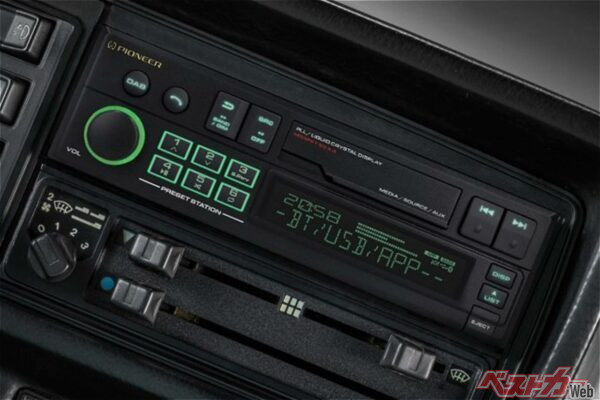 1980年代のカーステ復活!! まさかカセット入る??? パイオニアの最新ヘッドユニットにおじさん号泣!!!