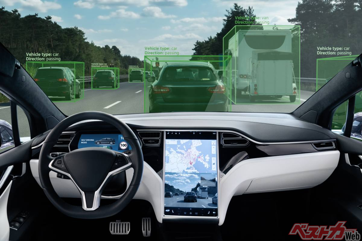 Pro Driver Exposes the Limits of ACC and Self-Driving! What Car Tech is Actually Worth It?