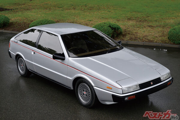 いすゞ ピアッツァ。117クーペの後継として開発。走る芸術品とも評された革新的なスタイル