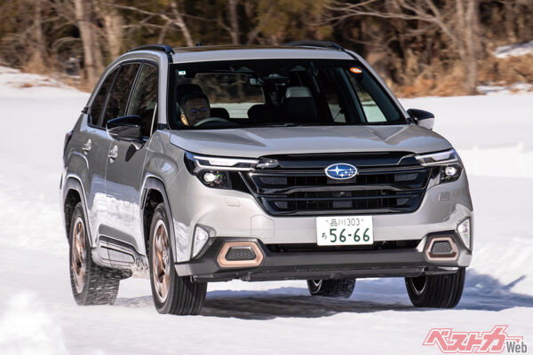 スバル フォレスター「SPORT」。ターボモデルは軽快そのもの。滑りやすい雪道でもアクセルを踏み込んで走ることができた