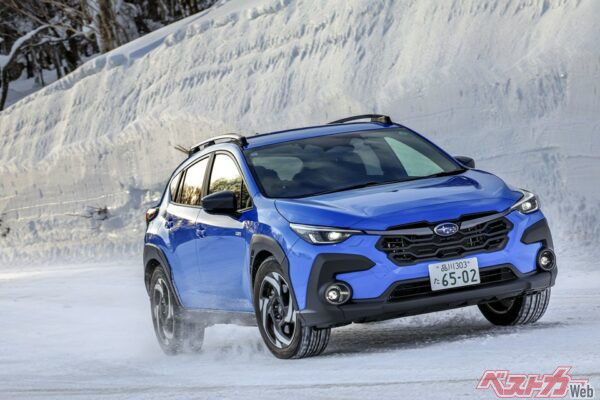 2024年にクロストレックは、ストロングハイブリッド搭載の「Premium S:HEV」と「Premium S:HEV EX」を追加した