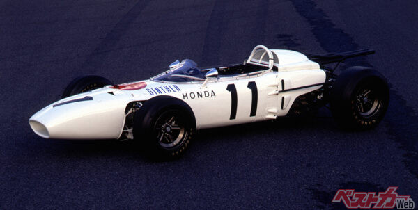 第1期（1964〜1968年）。ロータスとの紆余曲折がありフルワークスでの参戦