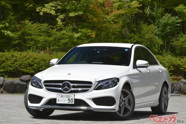メルセデスベンツ Cクラス（中古車相場価格：150万～450万円）。中古車であろうと言わなきゃ分からない。気分はかなりアガる