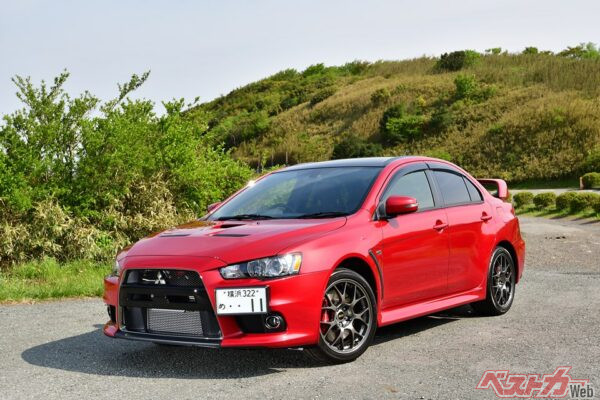 三菱 ランサー エボリューションX(約250万円)