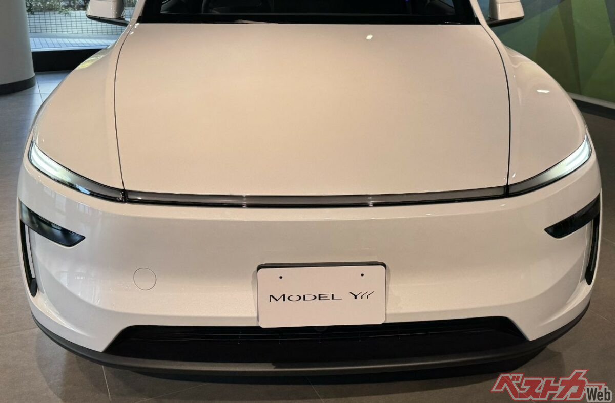 Tesla Model Y L with 3 Rows and 6 Seats Released! Is the 3rd Row Comfortable? A Hands-On Interior Check