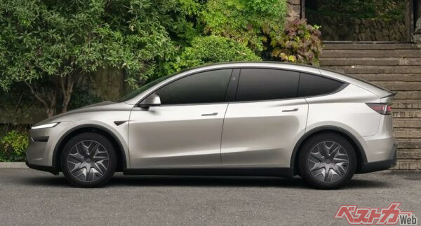 無理に伸ばしたような違和感のないバランスのいいプロポーションをしている