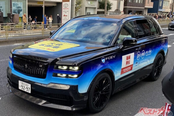 究極の静寂を誇るFCEV版センチュリー。威風堂々たる風格はそのままに、排ガスゼロで2026年正月の箱根を走った