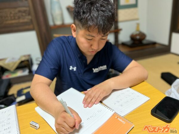 着実に1戦ずつ経験を積んでいくコドライバー坂井理崇選手
