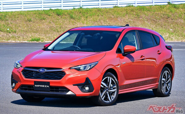 スバル インプレッサ。今や稀少なハッチバック。荷室容量が多いのも魅力