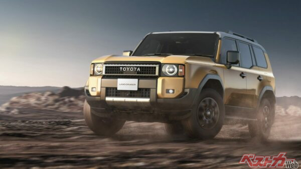 特別仕様車 ZX“First Edition”（サンド×ライトグレー）＜オプション装着車＞（走り）