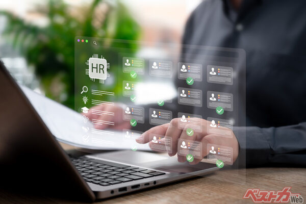 ダンロップの面接官は「AI」に!?　住友ゴムが導入した“24時間365日”対応の最新選考　新卒採用の常識を塗り替えるPeopleXの実力