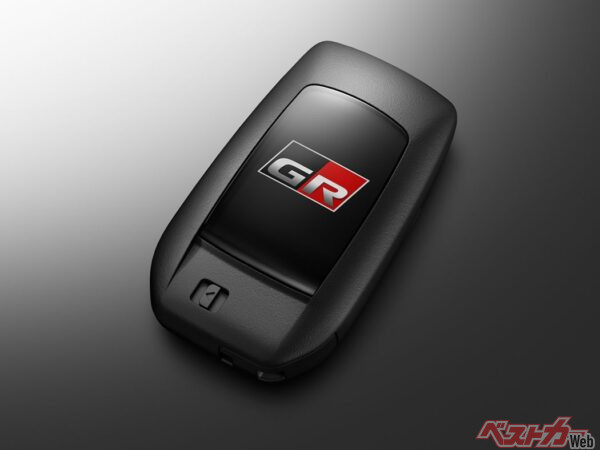 カローラクロスGRスポーツのスマートキー