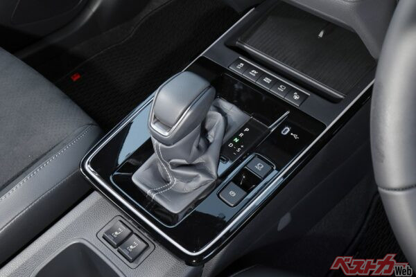 ブレーキホールドは装備されているのだが、メモリーシステムがないのは残念