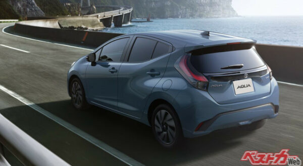 なるべくショックを与えないように停止直後の車両の揺れ動きを抑え、乗員の姿勢変化を低減する、同乗者のおもいやり機能といえるスムーズストップ機能