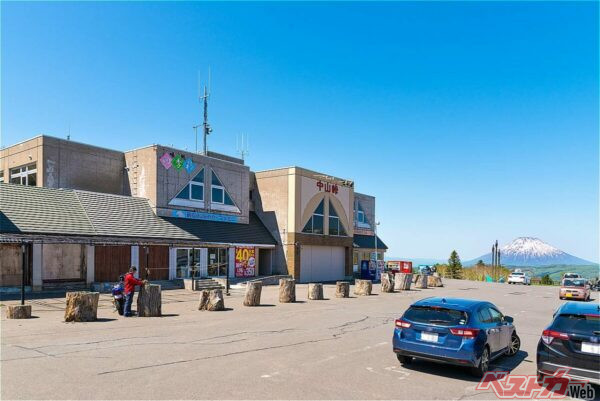 道の駅の法的な位置付けは「休憩施設」だ（tkyszk@Adobestock）