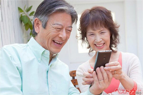 21歳と26歳の誕生日が来たら即電話！　自動車保険が数万円安くなる「年齢制限」のカラクリ