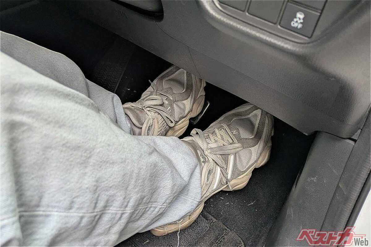 Left-Foot Braking: Is it Effective or Dangerous? The Pros and Cons of a Mysterious Technique Driving Schools Don't Teach