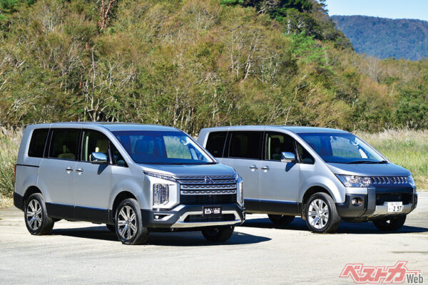 12年にわたり生産された初期型フェイス（右）は今でも固定ファンが存在し、中古市場でも人気だ