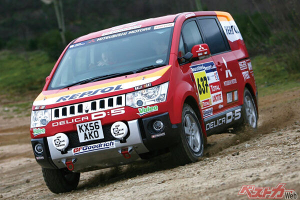 2007年にはダカールラリーのサポートカーとして大活躍し、実力を世界にアピール