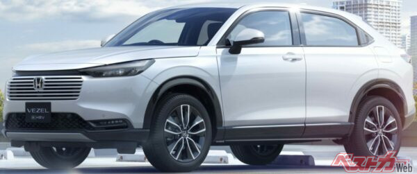 ヴェゼルはe:HEVモデルに人気が集中。ZやPLaYといった上級グレードに加え、パールホワイトを選んでおくことで「定番仕様」としての強みが活きてくる