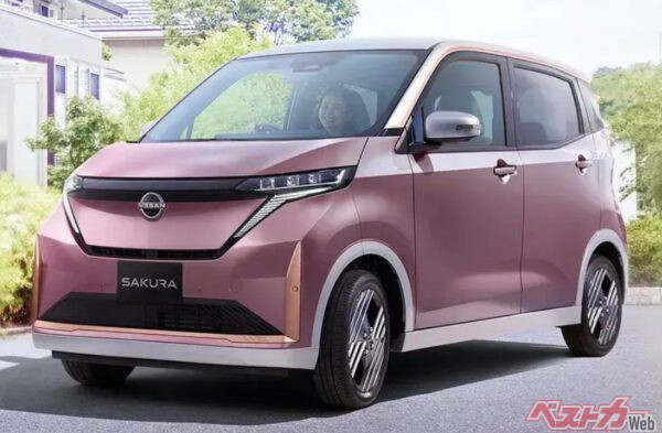 近々マイチェンを予定している日産サクラが先行公開！　リーフのような顔と水面乃桜のボディカラーが凄すぎた！