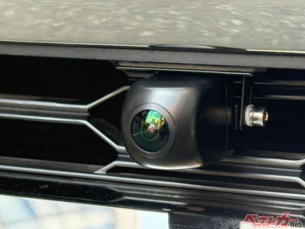 AHDマルチビューカメラSSM-C02は水平画角180°と垂直画角110°を持ち、超ワイドな視野を映し出す