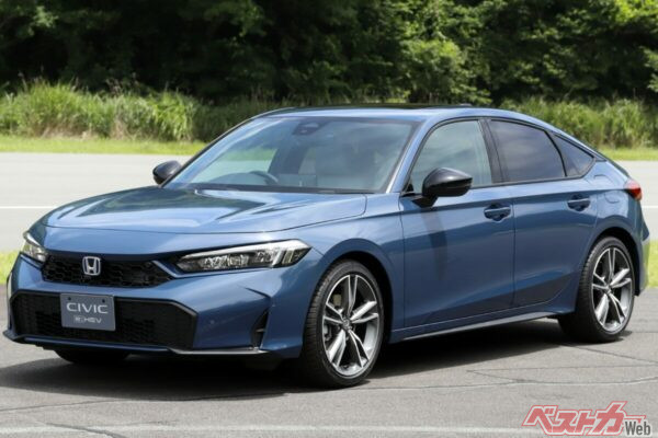 「タイプR」じゃなくても走りは超一級！　シビックe:HEVが魅せる“爽快”の衝撃　ガソリン車より低重心な「ホンダ魂」の走り