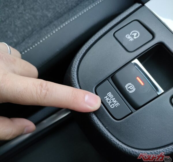 若い頃は「ダサい」と笑ってたけど…おじさんになるほど恋しくなる装備7選