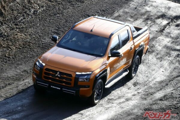 トライトンは高剛性ラダーフレームに2.4Lディーゼルターボエンジン搭載、もちろんMパイロットも採用。新型パジェロの走行性能にも期待がかかる