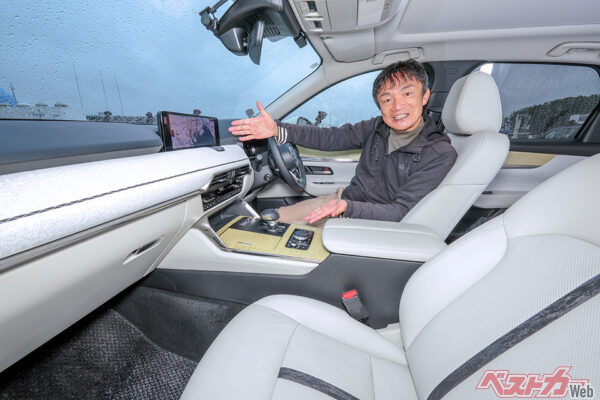 フラッグシップモデルにふさわしいオシャレで質感の高い内装がおごられている
