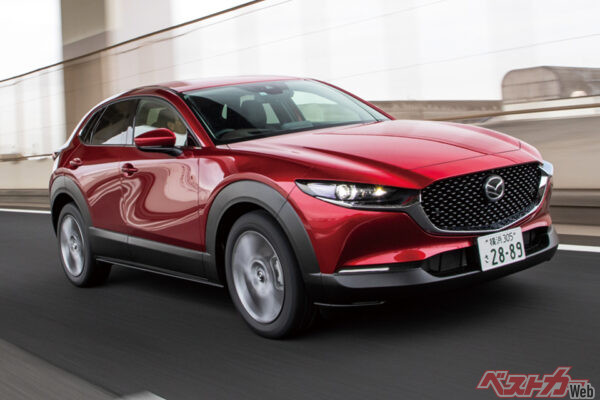マツダ CX-30（277万2000～359万7000円）。2019年に発売されたコンパクトSUV。CX-3が生産終了となり、そのニーズをカバーする