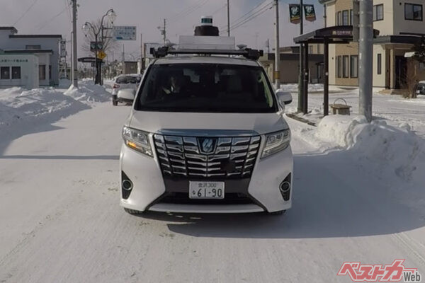 雪上テストの様子。降雪時のセンサー類への着雪対策などが今後の課題となるだろう