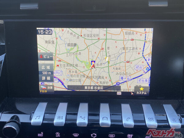 愛車への装着率はおよそ7割。みんな意外とまだ純正ナビを使っている!?